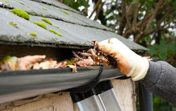 gutter cleaning Llanyre, Powys